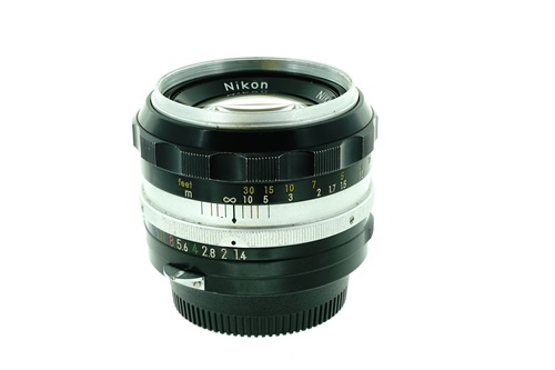 Nikon 50mm f1.4  รูปขนาดปก ลำดับที่ 2 Nikon 50mm f1.4