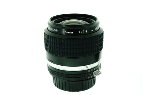 Nikon 35mm f1.4  รูปขนาดปก ลำดับที่ 7 Nikon 35mm f1.4
