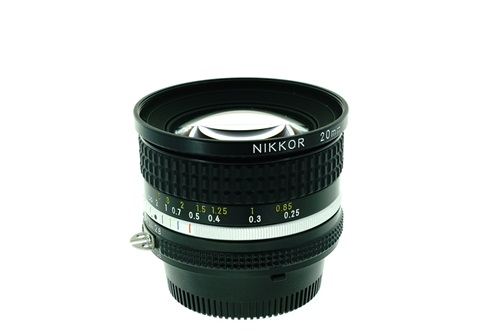 Nikon 20mm f2.8  รูปขนาดปก ลำดับที่ 6 Nikon 20mm f2.8