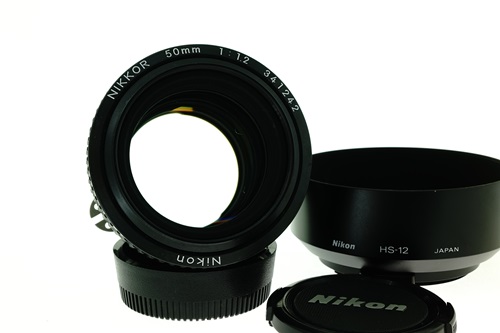 Nikon 50mm f1.2  รูปขนาดปก ลำดับที่ 1 Nikon 50mm f1.2