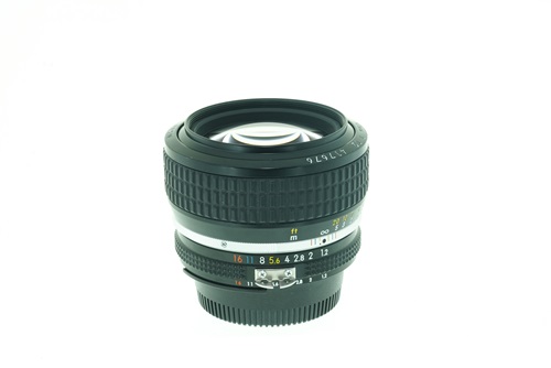 Nikon 50mm f1.2 A-is  รูปขนาดปก ลำดับที่ 2 Nikon 50mm f1.2 A-is