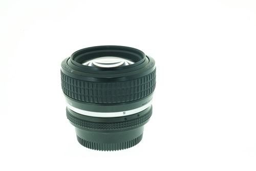 Nikon 50mm f1.2 A-is  รูปขนาดปก ลำดับที่ 5 Nikon 50mm f1.2 A-is
