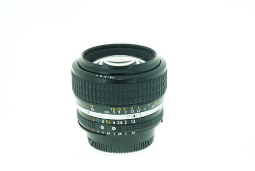 Nikon 50mm f1.2   รูปขนาดปก ลำดับที่ 2 Nikon 50mm f1.2 
