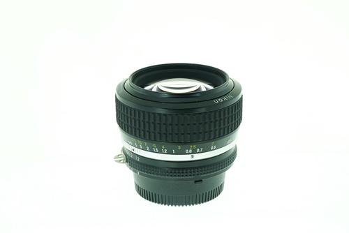 Nikon 50mm f1.2  รูปขนาดปก ลำดับที่ 3 Nikon 50mm f1.2