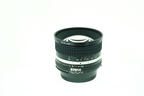 Nikon 20mm f2.8  รูปขนาดปก ลำดับที่ 2 Nikon 20mm f2.8
