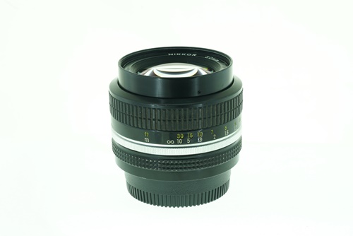 Nikon 50mm f1.4  รูปขนาดปก ลำดับที่ 5 Nikon 50mm f1.4
