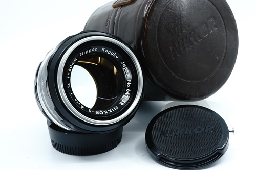 Nikon 50mm f1.4 มะเฟือง  รูปขนาดปก ลำดับที่ 1 Nikon 50mm f1.4 (มะเฟือง)