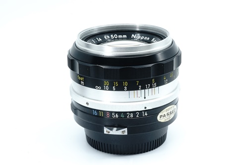 Nikon 50mm f1.4 มะเฟือง  รูปขนาดปก ลำดับที่ 2 Nikon 50mm f1.4 (มะเฟือง)