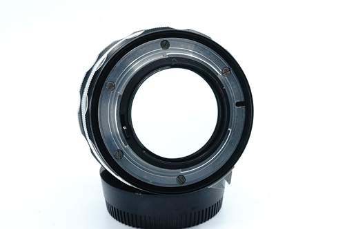 Nikon 50mm f1.4 มะเฟือง  รูปขนาดปก ลำดับที่ 7 Nikon 50mm f1.4 (มะเฟือง)