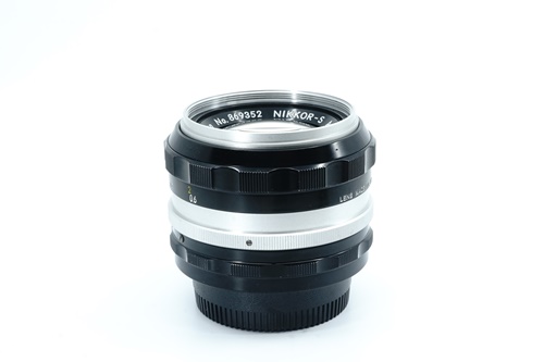 Nikon 50mm f1.4 มะเฟือง  รูปขนาดปก ลำดับที่ 4 Nikon 50mm f1.4 มะเฟือง