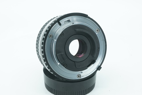 Nikon Series E 28mm f2.8  รูปขนาดปก ลำดับที่ 7 Nikon Series E 28mm f2.8