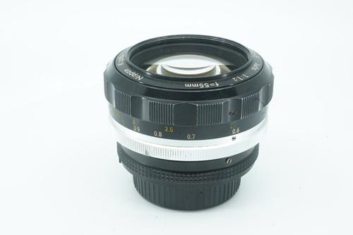 Nikkor-S 55mm f1.2  รูปขนาดปก ลำดับที่ 4 Nikkor-S 55mm f1.2